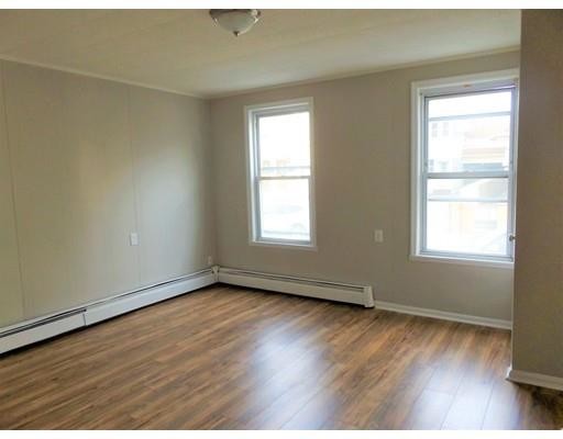 Building Photo - 147 Pleasant St