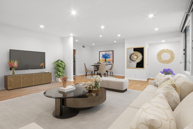 Building Photo - 454 N Oakhurst Dr