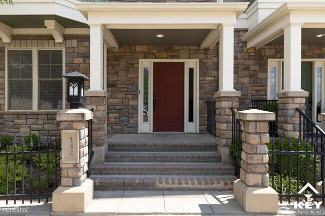 Foto del edificio - 2 br, 3.5 bath Townhome - 142 N Rutan St