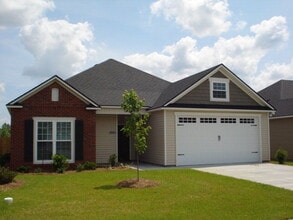 Building Photo - 3925 Glen Laurel Dr S