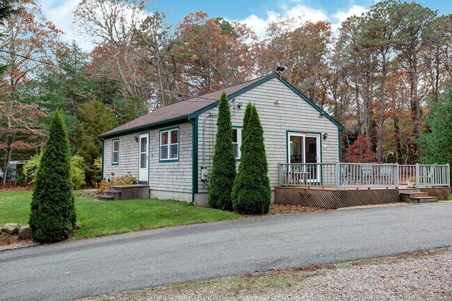 Foto del edificio - 46 Brush Hill Cir