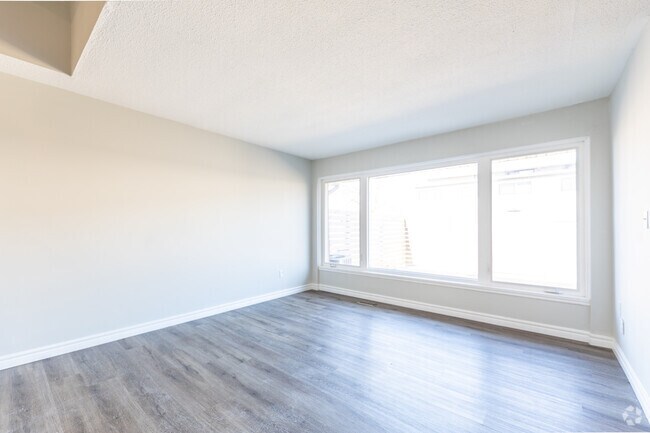 3 chambres, 2 salles de bain - 1 180 m² - Salon - 240-280 Montmorency