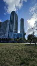 Building Photo - 1900 N Bayshore Dr