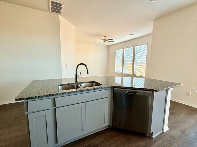 Foto del edificio - 408 Magnolia Ln