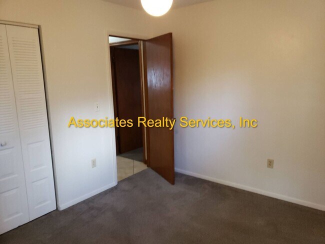 Foto del edificio - Renovated 2 bedroom with Office home in Springtree!