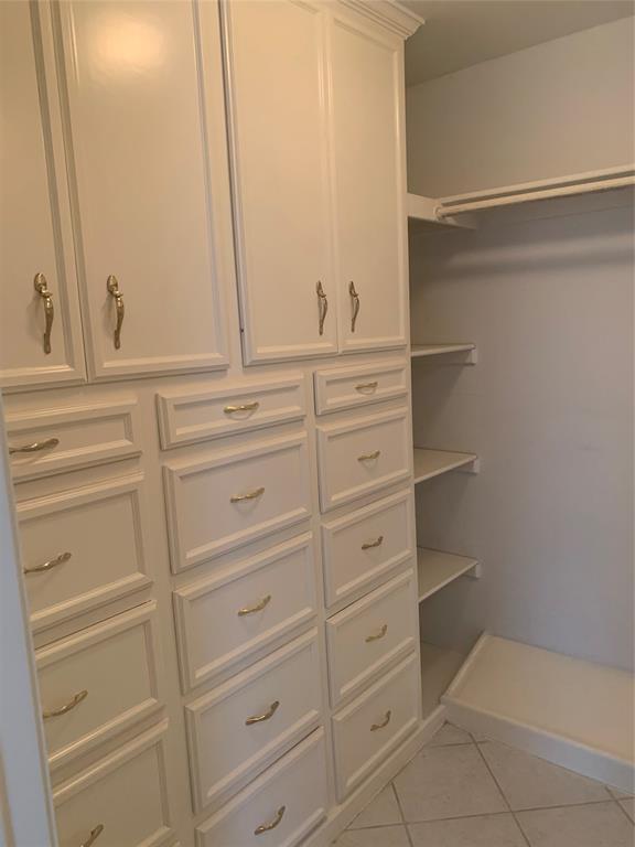 Foto del edificio - 4025 Silverwood Dr