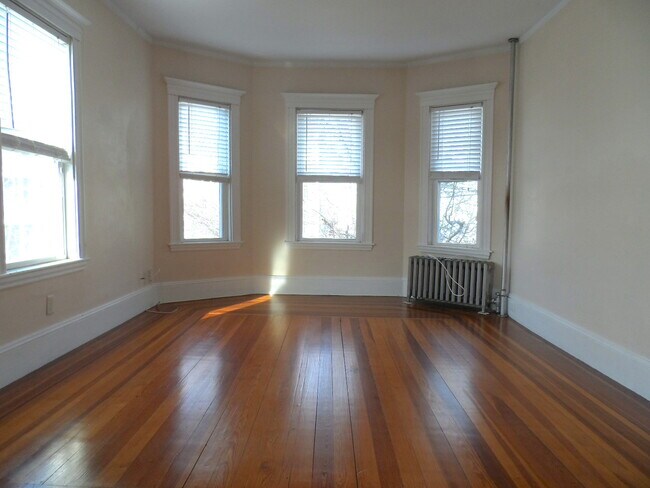 Foto del edificio - 9 Willard Ave