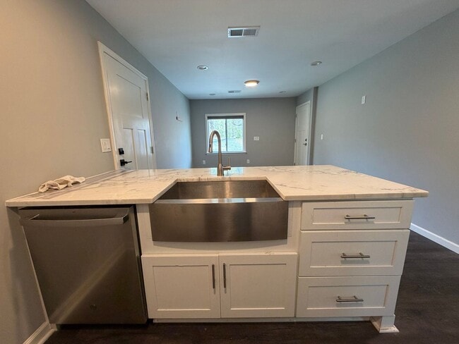 Building Photo - Charming 4/2.5 House in Armuchee- $1,995- 50% OFF 1ST MONTH RENT