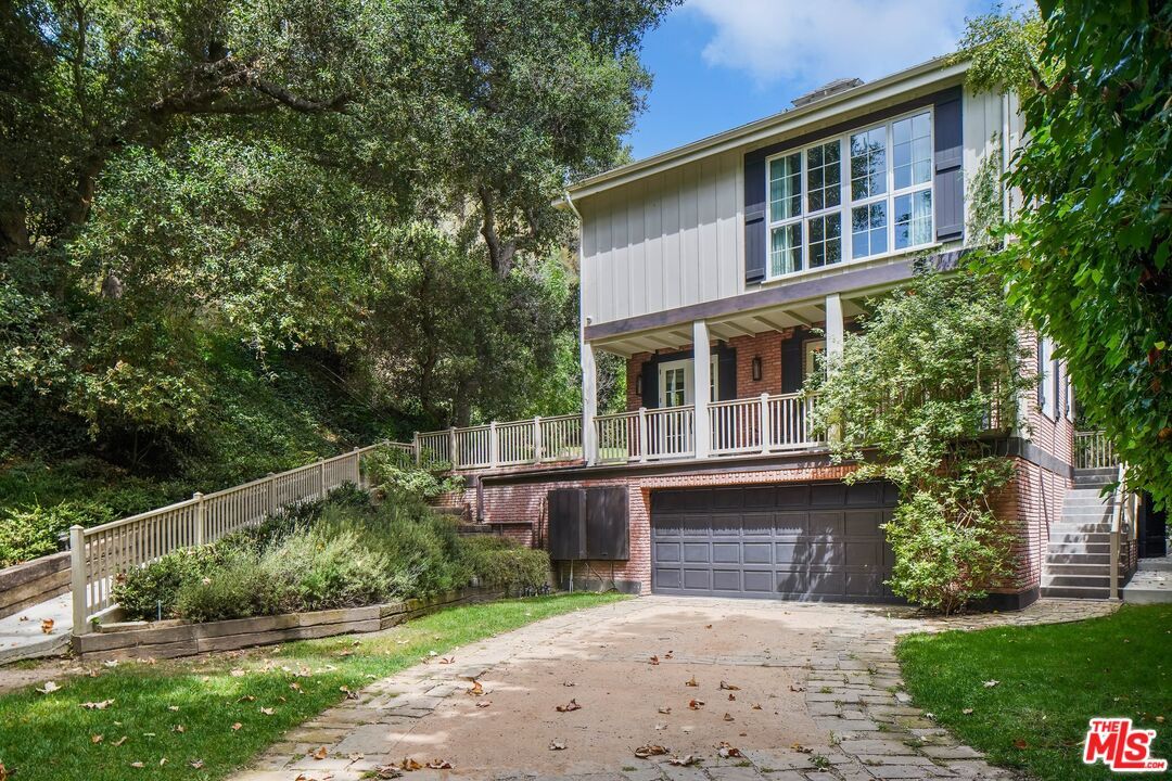 Primary Photo - 1015 Rivas Canyon Rd