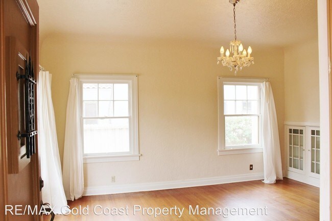 Building Photo - 327 S F St