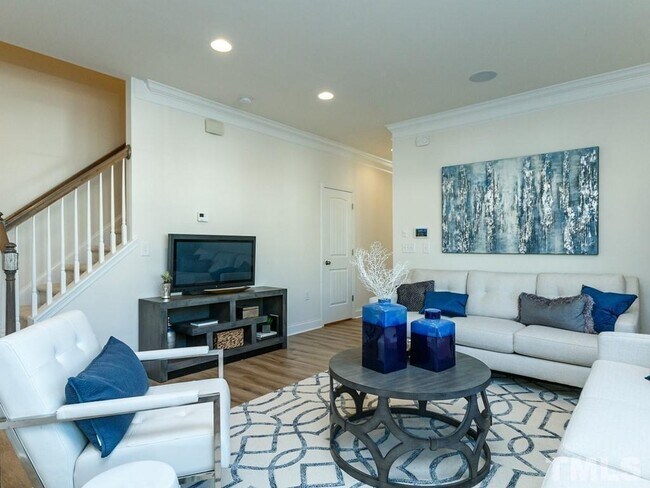 Building Photo - 1415 Sunset Peak Way