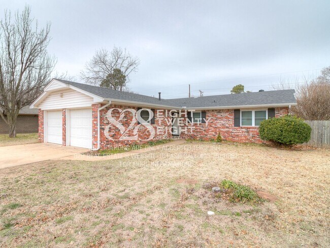 Foto del edificio - *COMING MAY 2026* Charming 3 Bed/1.5 Bath Single Family Home in West Norman