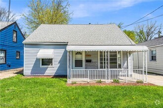 Building Photo - 13400 Sprecher Ave