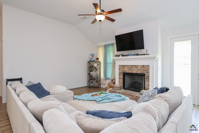 Building Photo - 110 Gwendolyn Ave