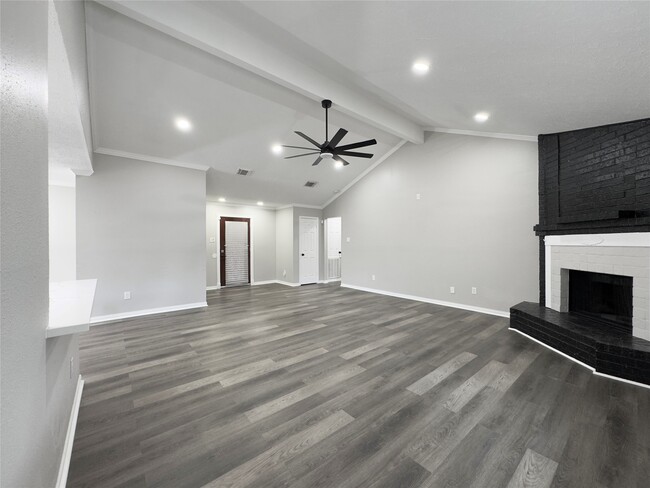 Building Photo - 1406 River Rock Dr