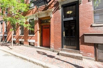 Building Photo - 57 Myrtle St