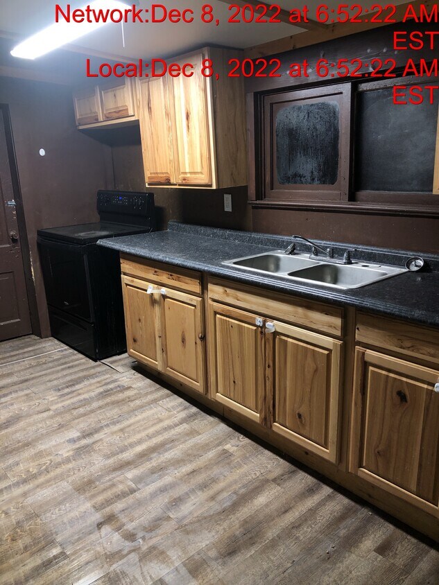 609 E Main St, Mannington, WV 26582 House for Rent in Mannington, WV