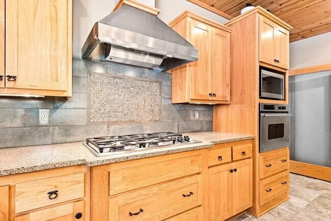 Foto del edificio - 28125 Sunny Beach Rd