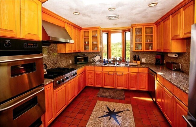 Foto del edificio - 35 Mittendorf Rd