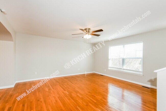 Building Photo - Beautiful 2-Story Home w/ 3-Bed, 1.5-Bath ...