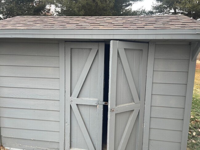 Foto del edificio - 1624 Pleasant View Dr