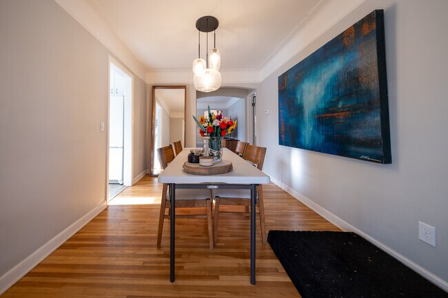 Foto del edificio - 3957 Ewing Ave S