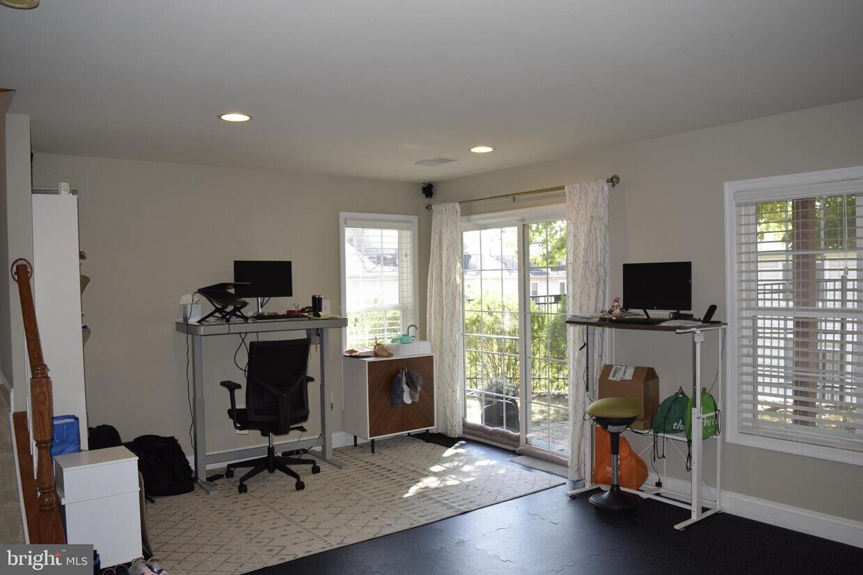 3458 25th Ct S, Arlington, VA 22206 Townhome Rentals in Arlington VA