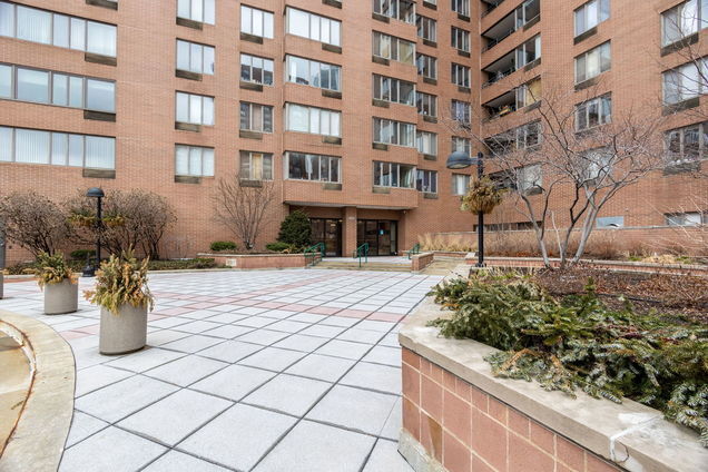 Foto del edificio - 801 S Plymouth Ct
