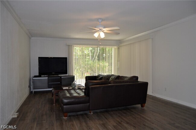 Foto del edificio - 1435 Alcazar Ave