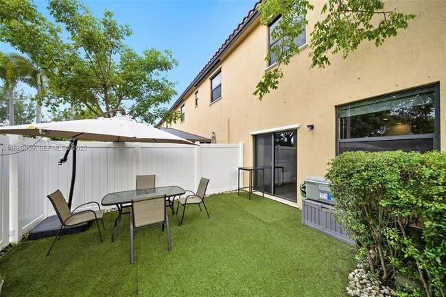 Foto del edificio - 3392 W 92nd Pl