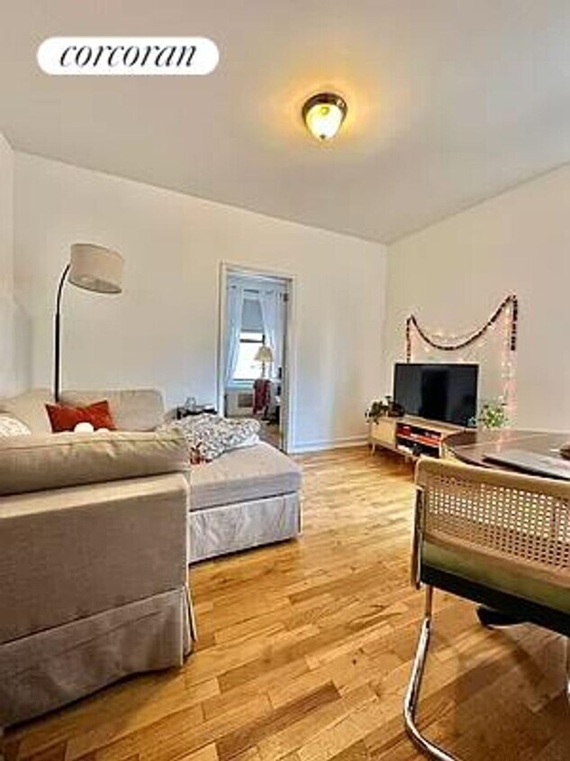 Foto del edificio - 318 E 78th St