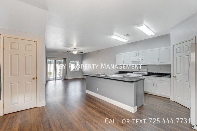 Building Photo - REMODELED 4 BEDROOM 2.5 BATH HOME IN HENDE...
