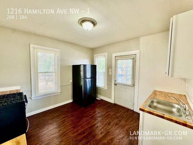 Building Photo - AVAILABLE NOW - Lower Level 2 Bedroom - Gr...