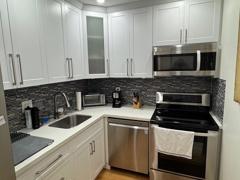 Foto principal - 5840 NE 22nd Way