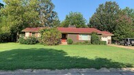 Primary Photo - 3 Bedroom /2 bath in Mountain Home