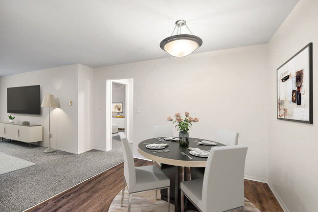 Dining - Wellington Place Apartments