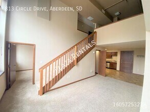 Building Photo - 214 S Kline St