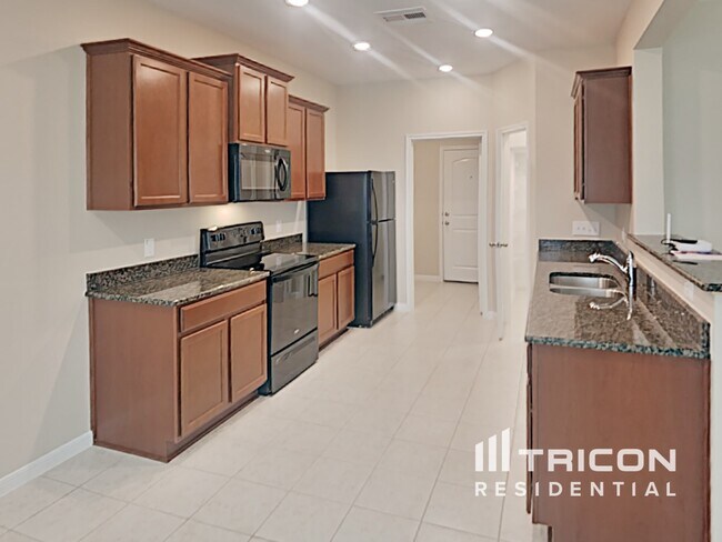 Building Photo - 504 Red Dusk Paint Dr