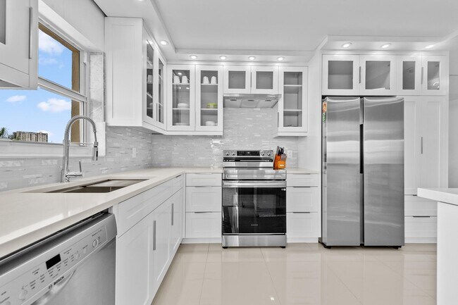 Building Photo - 1200 Hibiscus Ave