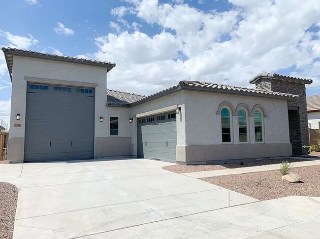 Building Photo - 17243 W Echo Ln