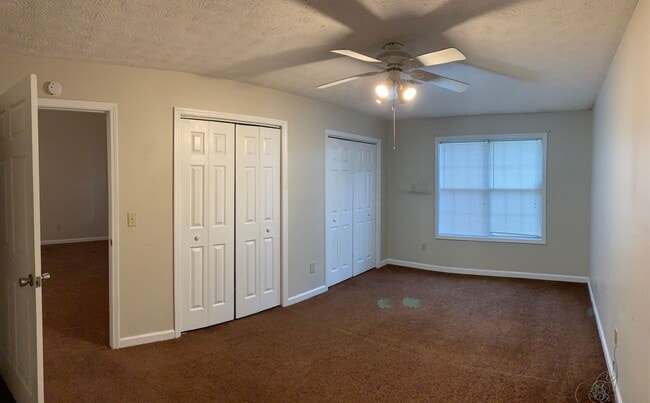 Building Photo - 100 4th Ave