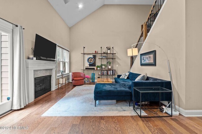 Foto del edificio - 177 Pinebranch Ct