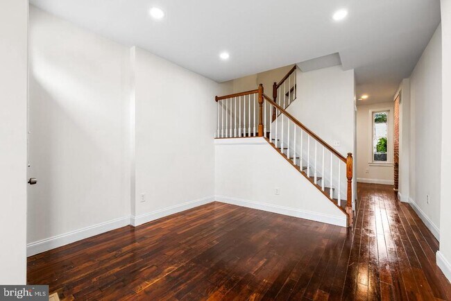 Building Photo - 2822 Frederick Ave