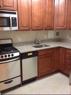 Foto del edificio - 2401 H St NW