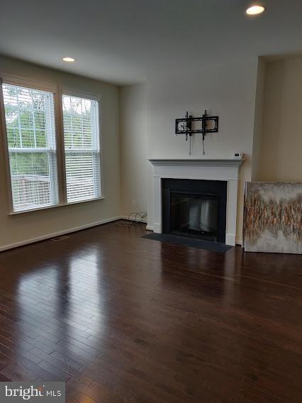 Building Photo - 176 Solara Dr