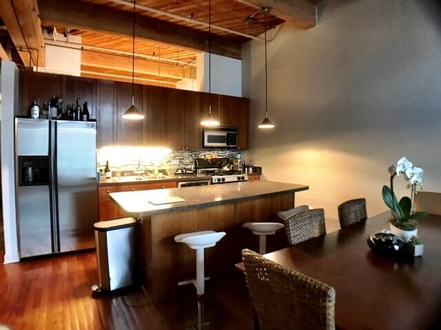 Foto del edificio - 1330 W Monroe St