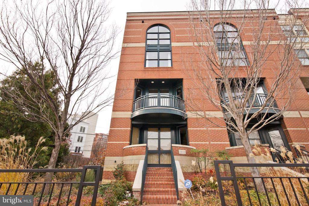 Foto principal - 1612 N Rhodes St