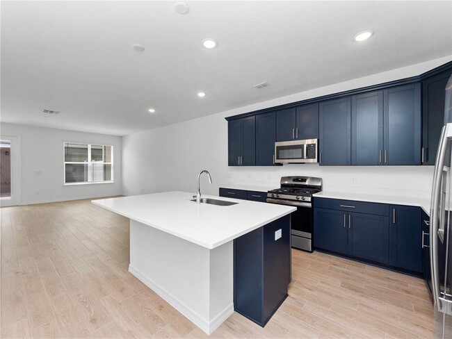 Foto del edificio - 15166 Blue Peacock Ln