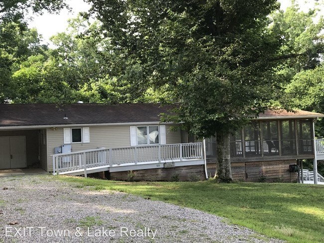 Building Photo - 3 br, 2 bath House - 923 River Rd.