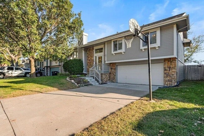 Foto del edificio - Exceptional Millard School District Home F...